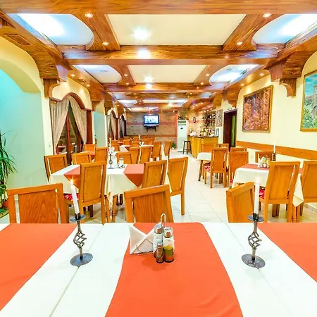 Cosmos Hotel 3*