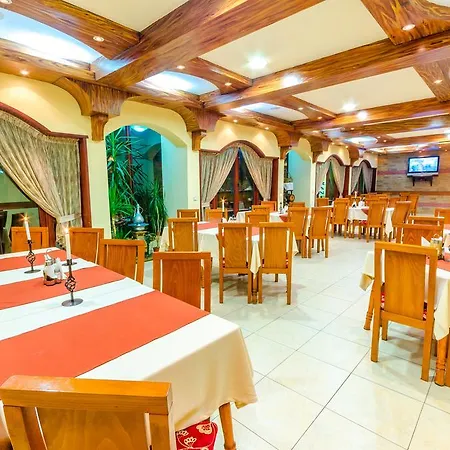 Hotel Cosmos 3*