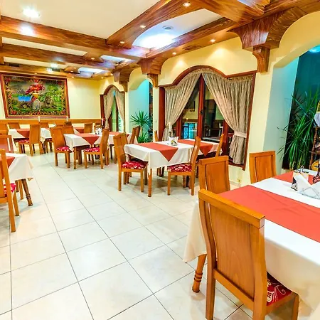 Cosmos Hotel 3*