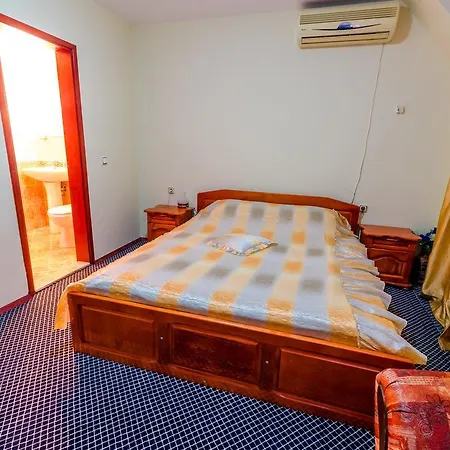 Cosmos Hotel 3*